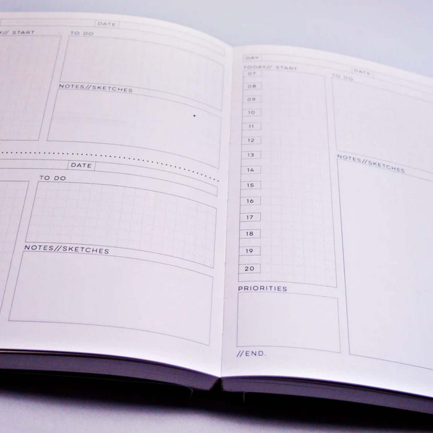 The Daily Planner Undated - Amwell