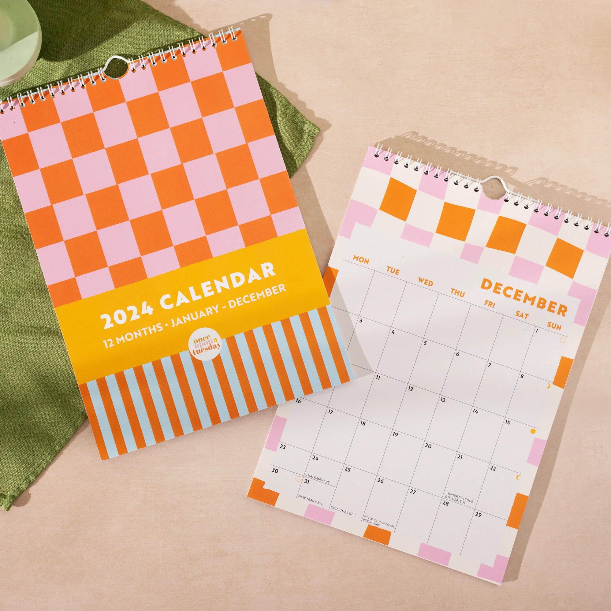 2024 wall planner calendar checkered print