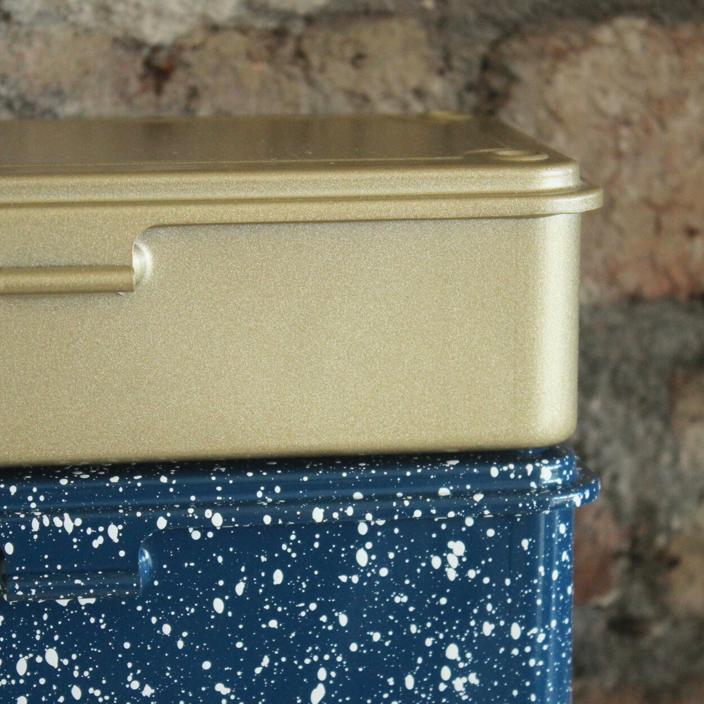 gold trunk box